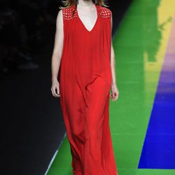 Vestido rojo largo de la colección de primavera/verano 2016 de Ailanto en Madrid Fashion Week