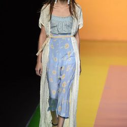 Vestido blanco y beige de la colección de primavera/verano 2016 de Ailanto en Madrid Fashion Week