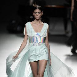 Vestido azul de Ion Fiz para primavera/verano 2016 en Madrid Fashion Week