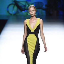 Vestido verde y negro de Maya Hansen primavera/verano 2016 en Madrid Fashion Week