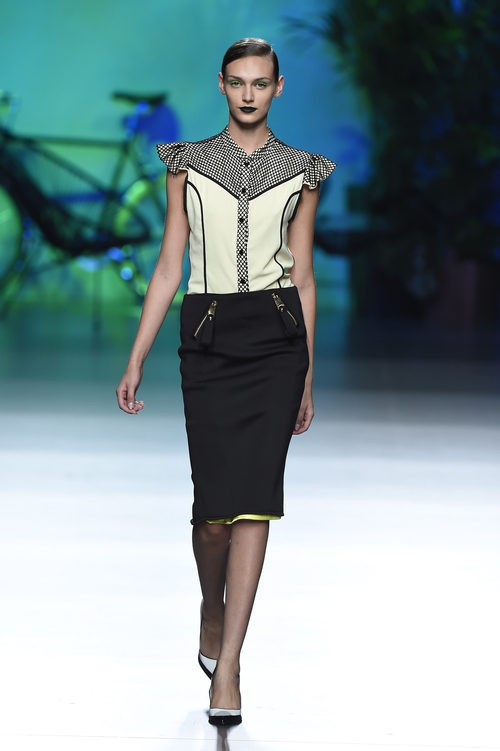 Conjunto de blusa y falda de Maya Hansen primavera/verano 2016 en Madrid Fashion Week