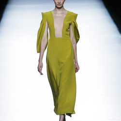 Vestido pistacho de la colección de primavera/verano 2016 de Teresa Helbig en Madrid Fashion Week