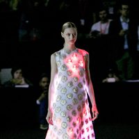 Vestido blanco largo de la colección de primavera/verano 2016 de Alvarno en Madrid Fashion Week