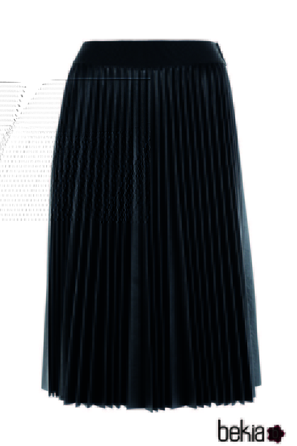Falda negra tableada de la firma Kocca