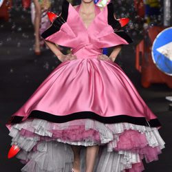 Vestido rosa de Moschino en la Milan Fashion Week primavera/verano 2016