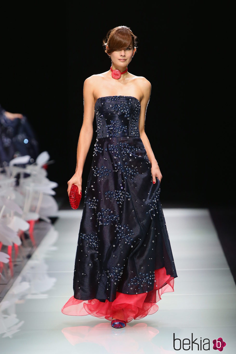Vestido con brillantes de la colección primavera/verano 2016 de Armani en Milan Fashion Week