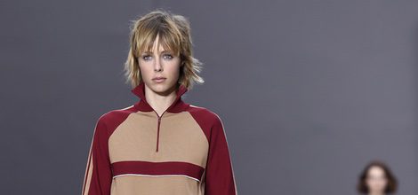 Jersey y pantalón rojo y beige de la colección primavera/verano 2016 de Chloé en Paris Fashion Week