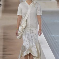 Falda de rayas de la colección primavera/verano 2016 de Balenciaga en Paris Fashion Week