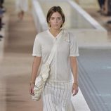 Falda de rayas de la colección primavera/verano 2016 de Balenciaga en Paris Fashion Week
