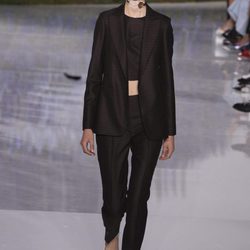 Traje negro de la colección primavera/verano 2016 de Dior en Paris Fashion Week