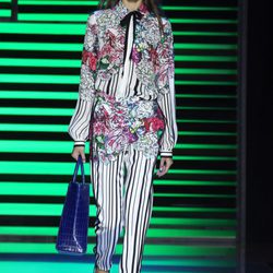Camisa y pantalón de rayas y flores de la colección de primavera/verano 2016 de Elie Saab en París Fashion Week