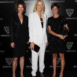 Robbie Myers, Linda Wells y Cynthia Leive en la inauguración del Museo Gucci en Florencia