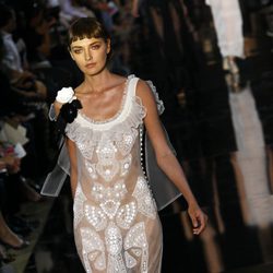 Vestido con transparencias de corte sirena de John Galliano de la colección primavera 2012