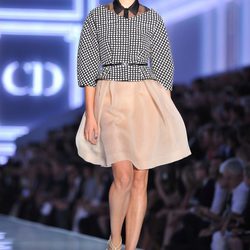 Karolina Kurkova desfilando para Christian Dior en la semana de la moda de París