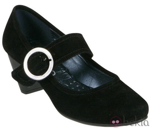 Zapato negro con hebilla de la colección otoño/invierno 2011/2012 de Alex Silva