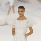 Vestido rodillero blanco, de Chanel, colección primavera 2012