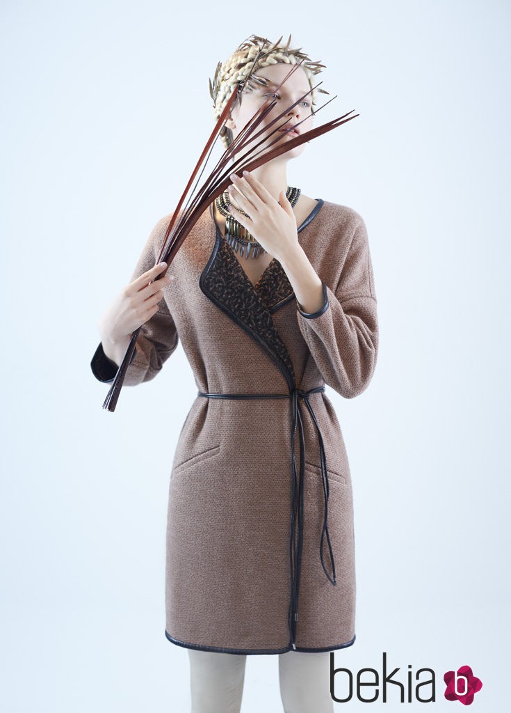 Abrigo marrón de la nueva colección otoño/invierno 2015/2016 de Van-Dos