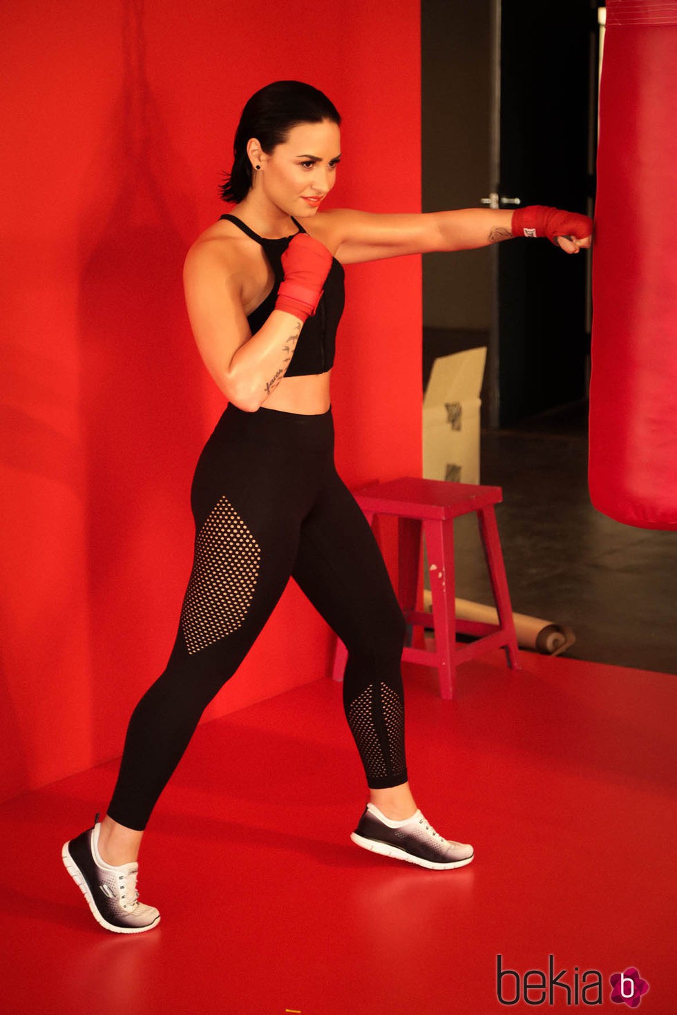 Demi Lovato boxeando en la campaña de Skechers otoño/invierno 2015/2016