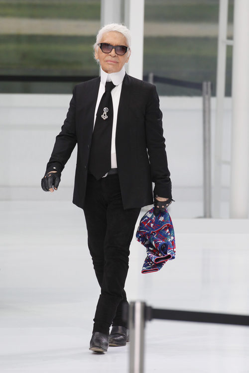 Karl Lagerfeld presenta su nueva colección primavera/verano 2016 en París Fashion Week