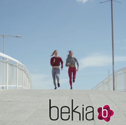 Imagen de la  campana del nuevo modelo de zapatilla Urban Fitness de Bershka y Reebok