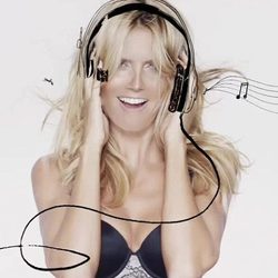 Heidi Klum imagen de la campaña de ropa interior de Macy's