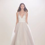 Vestido de novia con falda plisada de Carolina Herrera 2016