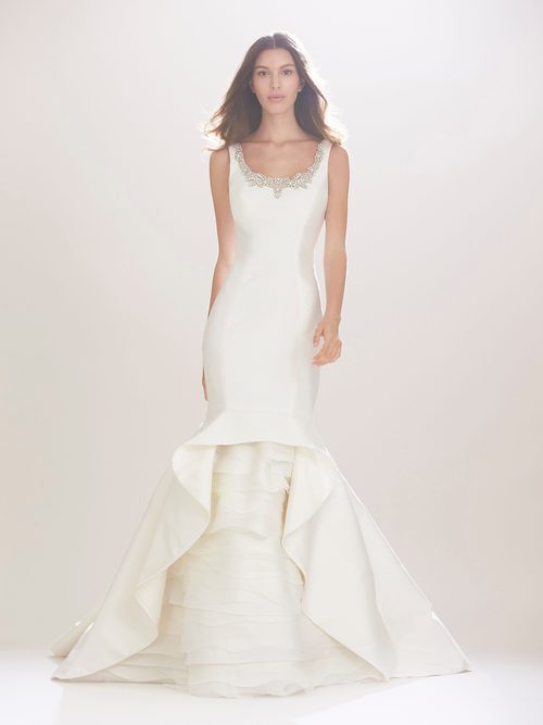 Vestido de novia con falda de capas superpuestas de Carolina Herrera 2016