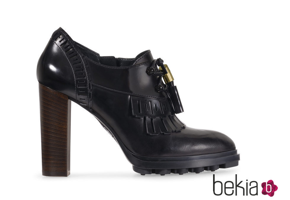 Zapato de tacón negro de la nueva colección para mujer otoño/invierno 2015/2016 de Tod's