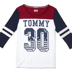 Camiseta de manga larga de la colección cápsula 2015 del 30 aniversario de Tommy Hilfiger