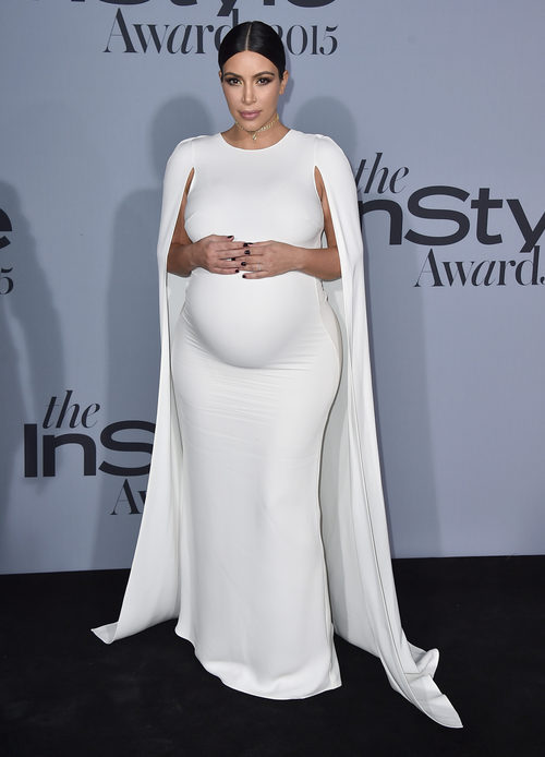 Kim Kardashian con un vestido Valentino en los Premios InStyle 2015