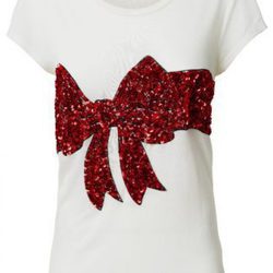 Camiseta blanca con lazo rojo de la colección Navidad 2015 de la firma H&M