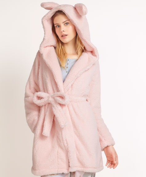 Bata rosa con orejas de la colección otoño/invierno 2015/2016 Sleepwear de Oysho