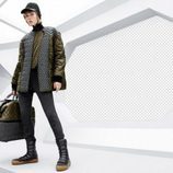 Abrigo gris y verde y maleta acolchados de la colección de H&M otoño/invierno 2015/2016