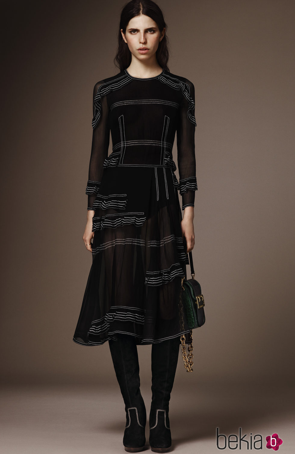 Vestido negro midi de la pre colección otoño/invierno 2015/2016 de Burberry