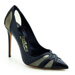 Zapato de tacón negro de la colección Edgargo Osorio for Salvatore Ferragamo