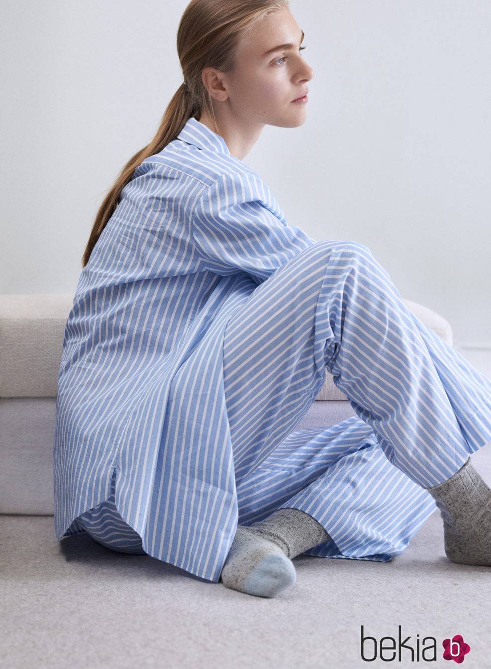 Pijama de rayas azules y blancas de la línea Leisure Wear de H&M