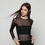 Camisa negra con transparencias de la colección Fiesta Invierno 2015/2016 de Bershka