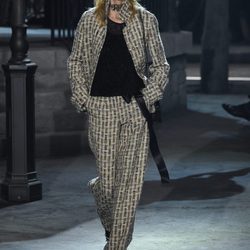 Traje pantalon tweed de la colección 'Métiers d'Art Paris à Rome 2015/2016' de Chanel