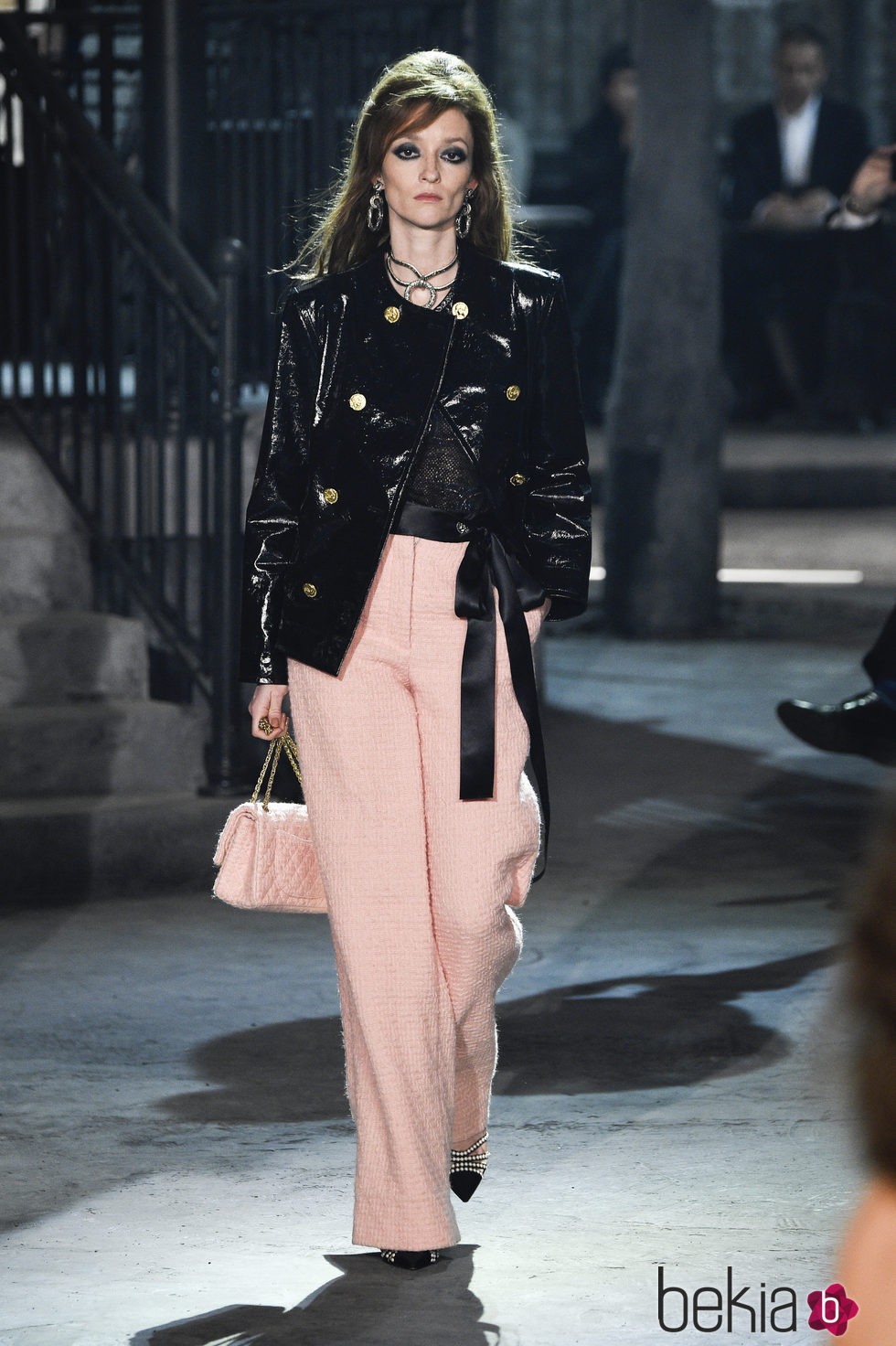 Pantalón palazzo rosa cuarzo de la colección 'Métiers d'Art Paris à Rome 2015/2016' de Chanel