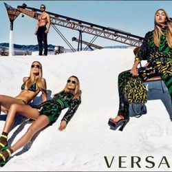 Raquel Zimmerman, Natasha Poly y Gigi Hadid para Versace primavera/verano 2016