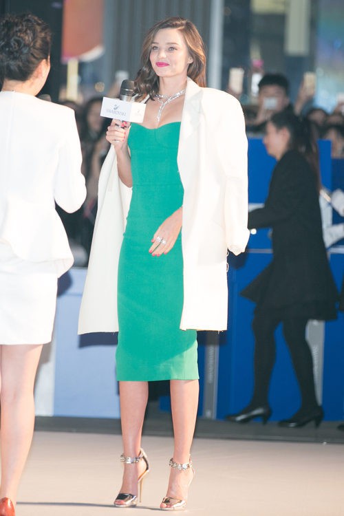 Miranda Kerr en un evento navideño en Chengdu (China)