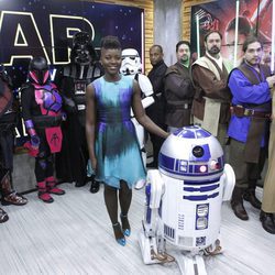 Lupita Nyongo en Good Morning America! con caracterización de 'Star Wars'