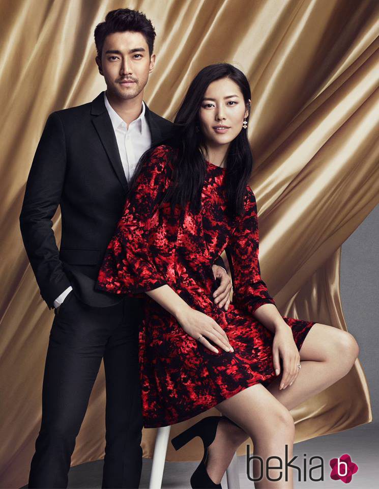 Estampados florales en tonos negros y tejidos suaves para la línea 'We are in love' de la colección H&M para el año nuevo chino
