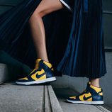 Zapatillas deportivas en amarillo con logo Nike de la colaboración 'NikeLab x Sacai' para 2016