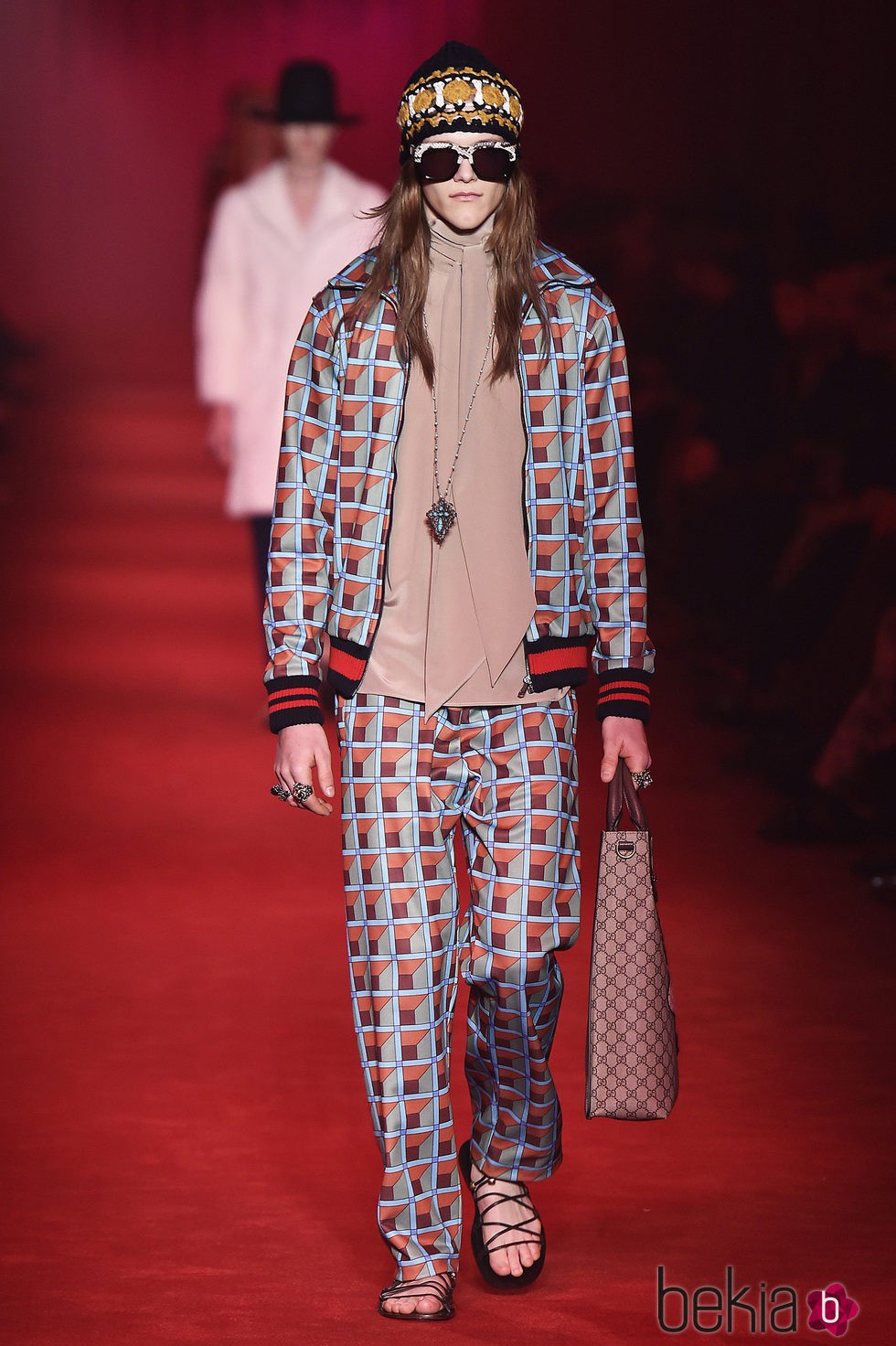Conjunto estilo sport con chaqueta y pantalones de estampado geométrico para Gucci