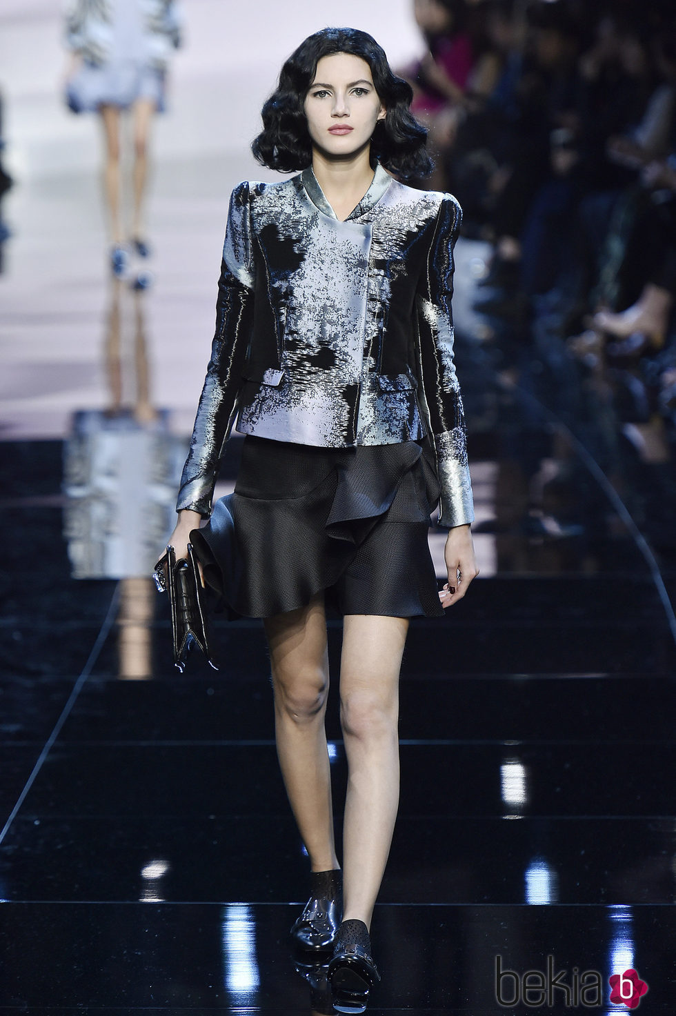 Blazer efecto degradada negro y plateado de Armani en la Semana de la Moda de Alta Costura de París primavera/verano 2016