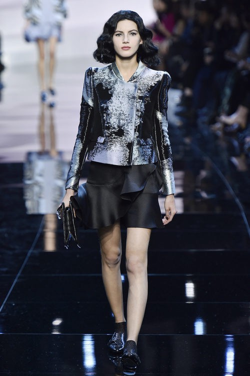 Blazer efecto degradada negro y plateado de Armani en la Semana de la Moda de Alta Costura de París primavera/verano 2016