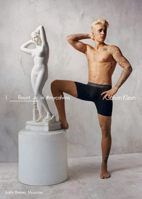 Justin Bieber con boxer negro de Calvin Klein para la colección primavera/verano 2016