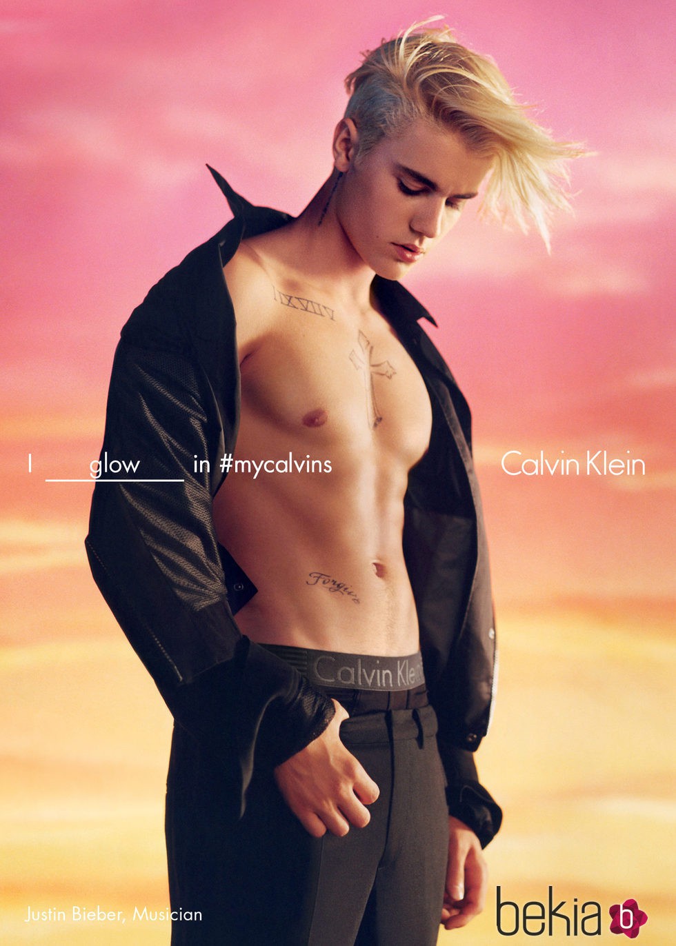 Justin Bieber en total black de Calvin Klein para la colección primavera/verano 2016