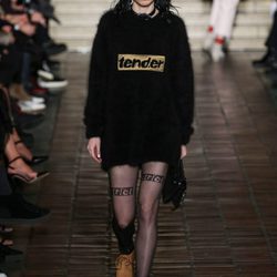 Jersey de lana con mensaje de Alexander Wang en la New York Fashion Week para otoño/invierno 2016/2017
